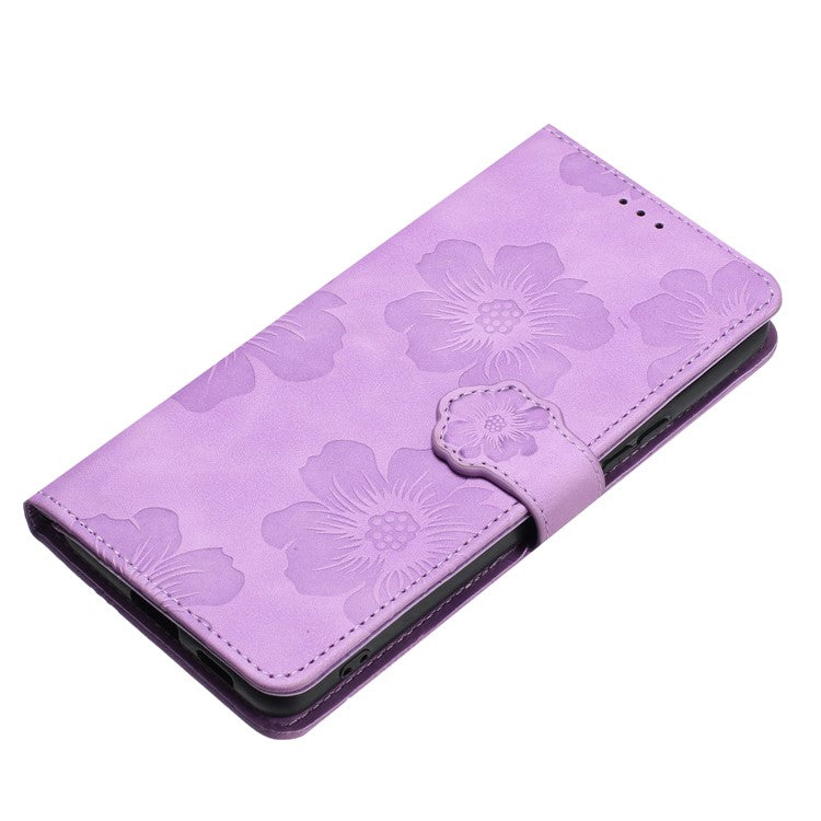 For Google Pixel 9 / Pixel 9 Pro Case Flower Design Leather Wallet Phone Cover with Wrist Strap - Purple