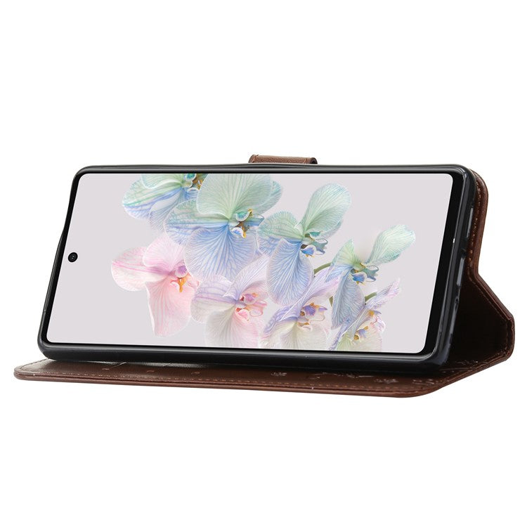 For Google Pixel 7 5G Anti-scratch Dustproof Phone Cover Wallet Stand PU Leather Imprinting Flower Butterflies Cell Phone Case - Brown