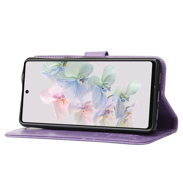 For Google Pixel 7 5G Anti-scratch Dustproof Phone Cover Wallet Stand PU Leather Imprinting Flower Butterflies Cell Phone Case - Light Purple