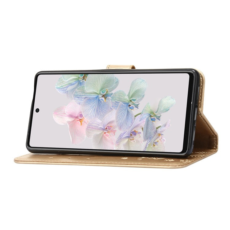 For Google Pixel 7 5G Anti-scratch Dustproof Phone Cover Wallet Stand PU Leather Imprinting Flower Butterflies Cell Phone Case - Gold