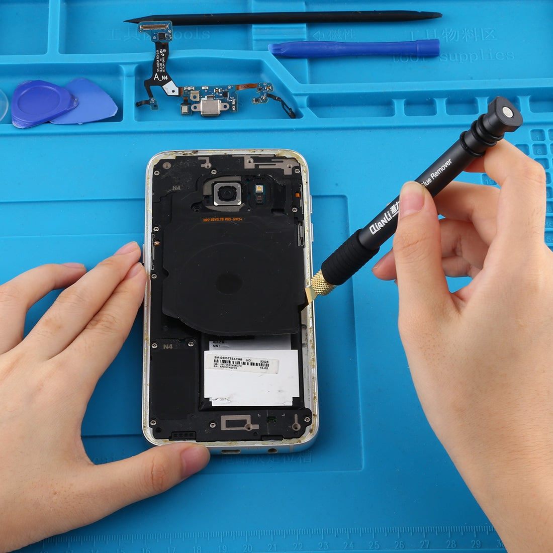 010 Universal Blade Holder